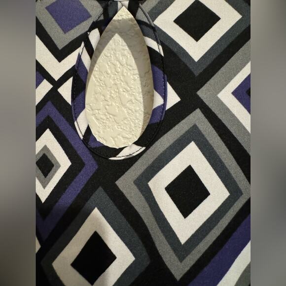 MAURICES WOMENS TOP SHORT SLEEVE BLACK PURPLE AND GREY PATTERN XL - Picture 9 of 10